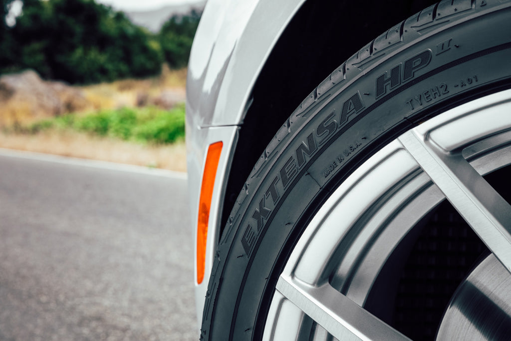 Toyo Extensa HP II — hero sidewall