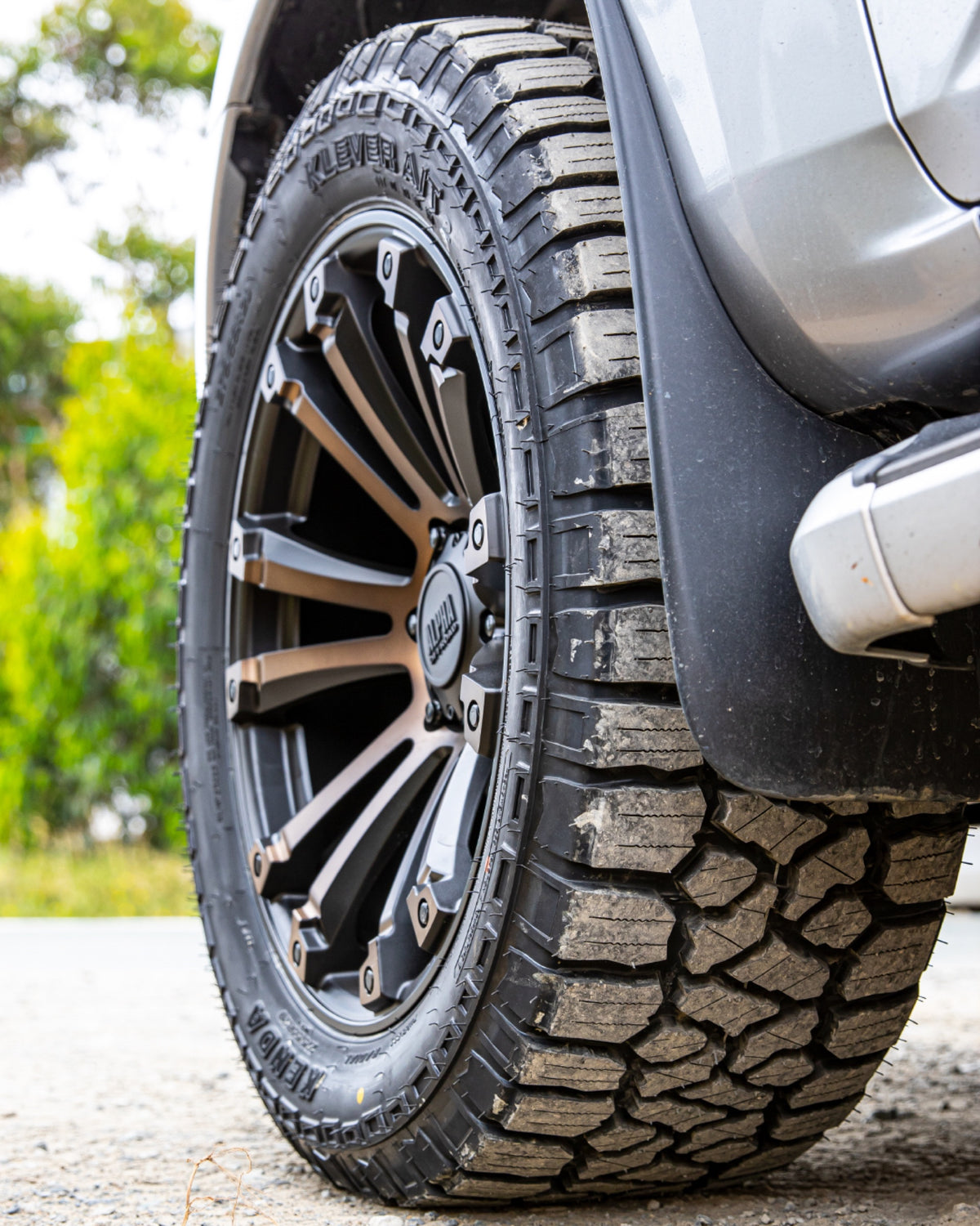 Kenda Klever A/T2 KR628 — hero wheel closeup