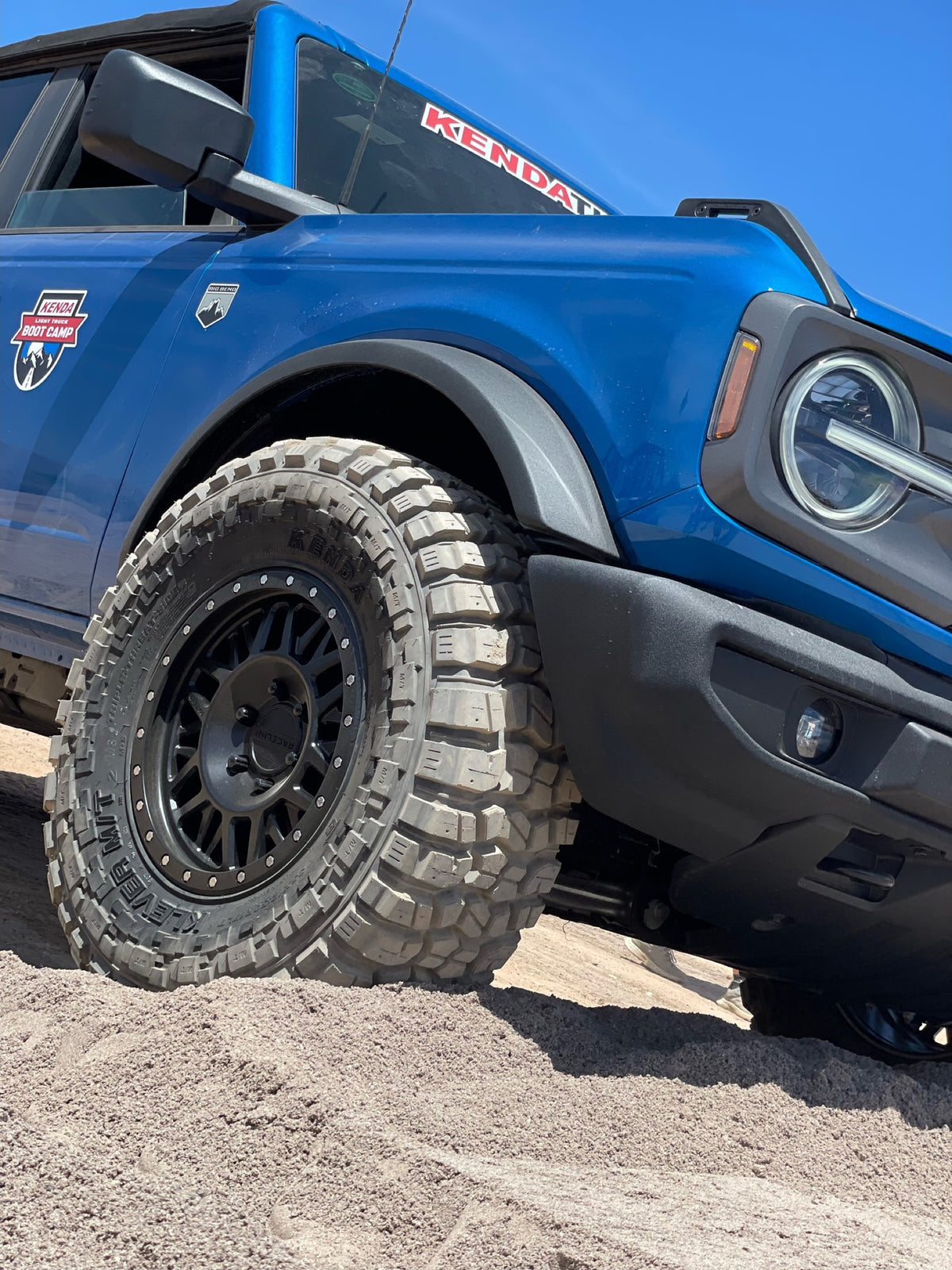 Kenda Klever M/T2 KR629 — hero bronco sand
