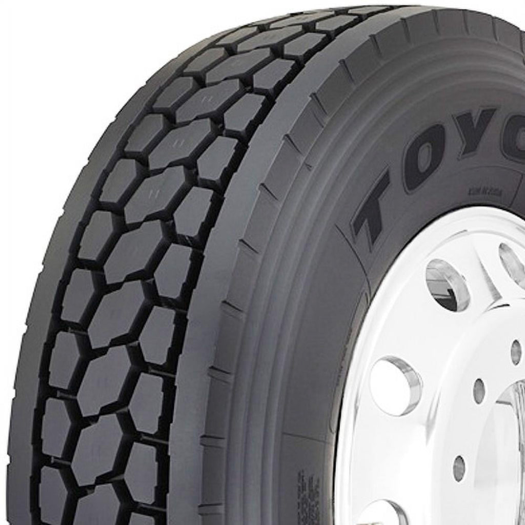 Toyo M677 — render