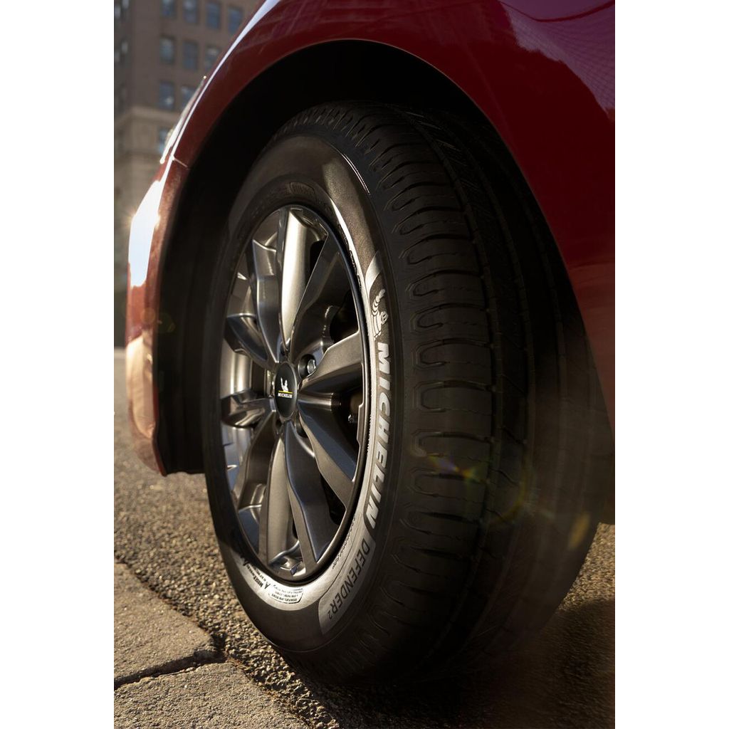 Michelin Defender2 — ugc red car