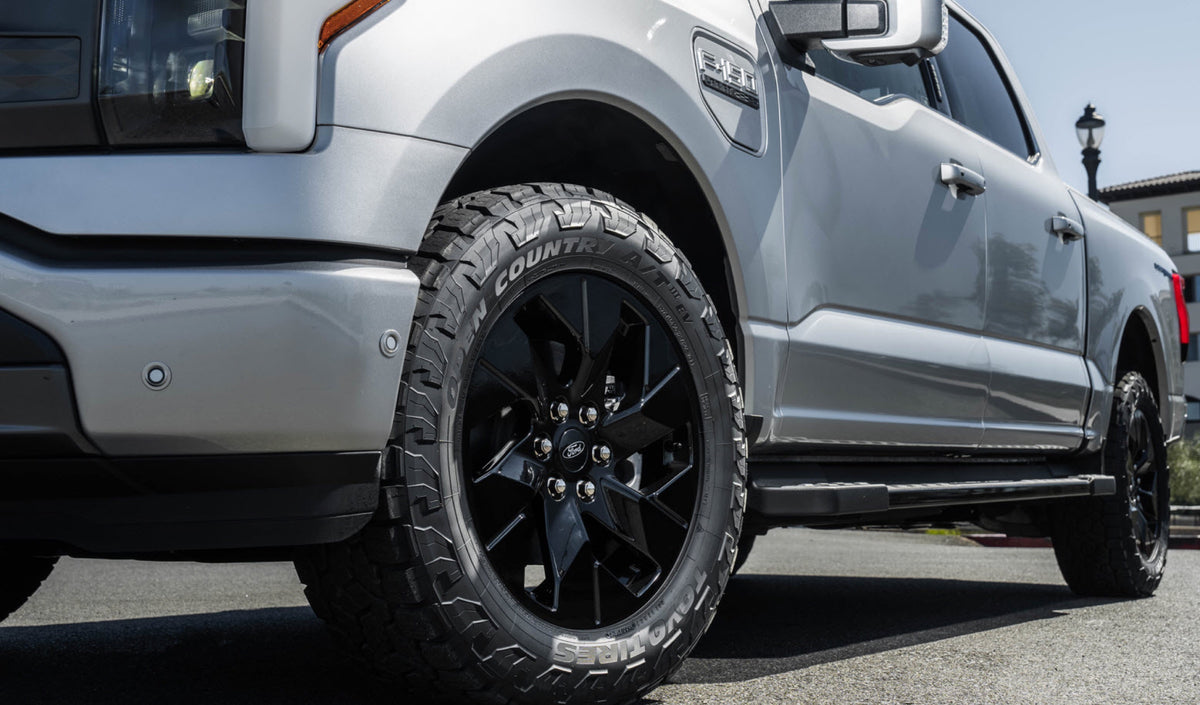 Toyo Open Country A/T III EV — mfr lightning street