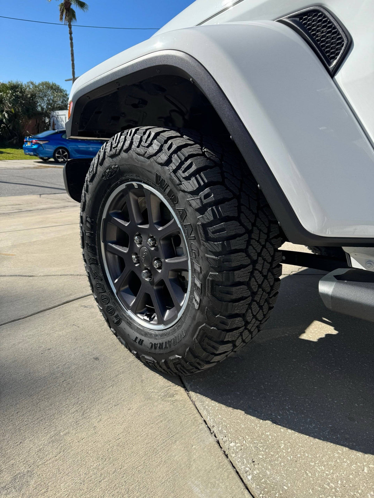 Goodyear Wrangler Duratrac R/T — ugc gladiator