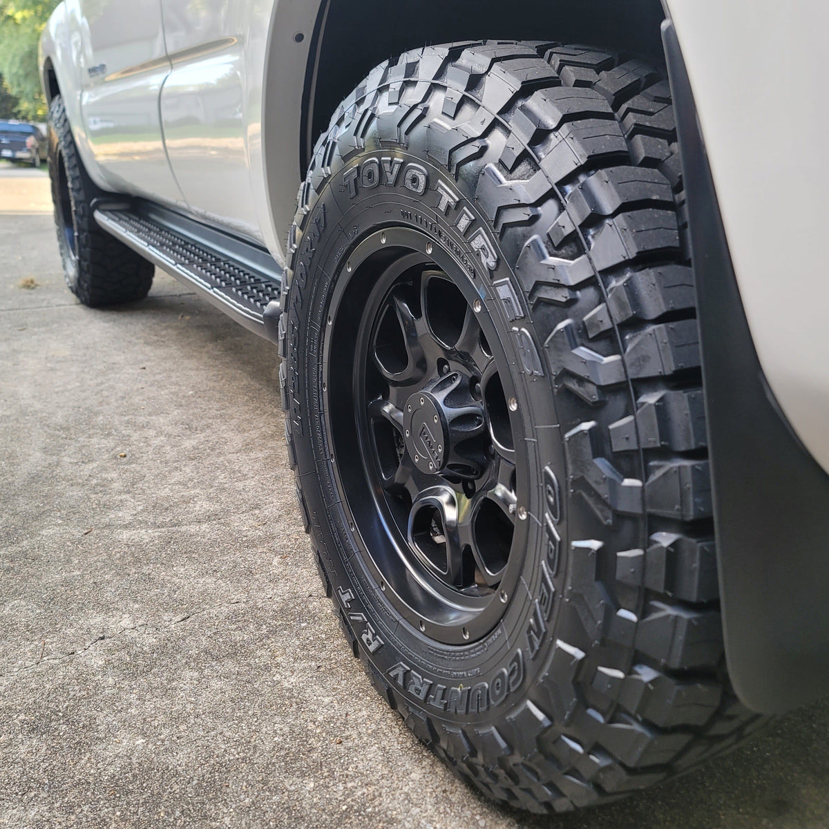 Toyo Open Country R/T Trail — ugc mounted closeup