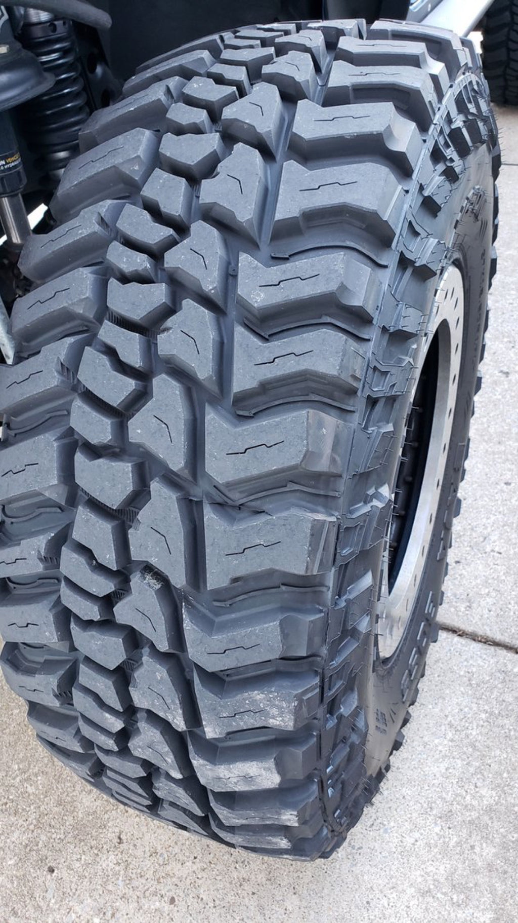 Mickey Thompson Baja Boss M/T — ugc tread closeup