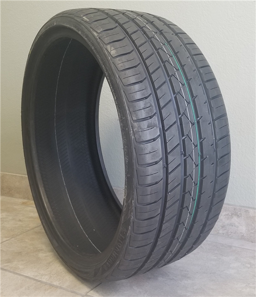LIONHART LH-FIVE A/S tire