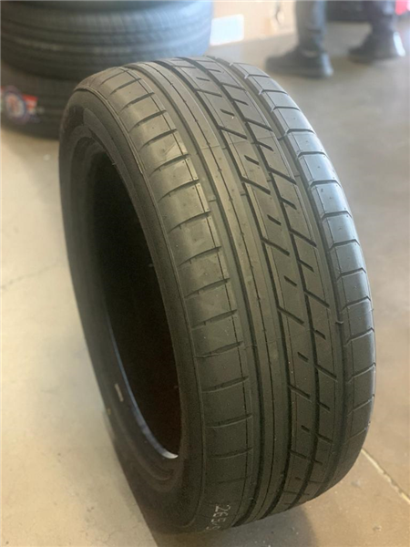ATLANDER AX99 tire
