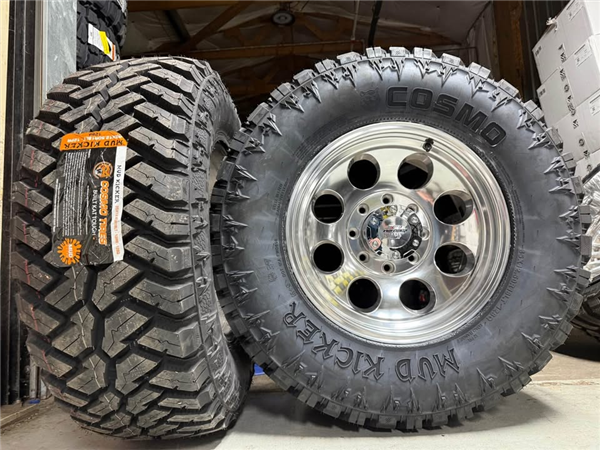 COSMO MUD KICKER tire