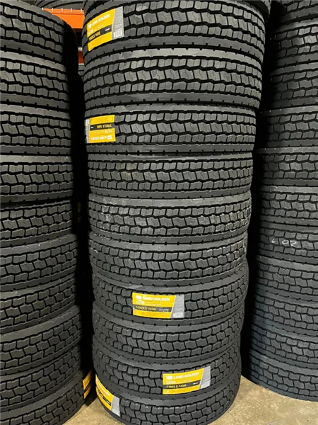 LANDGOLDEN LG700 tire
