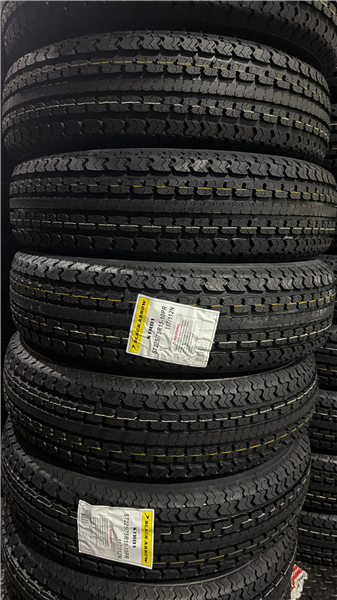 BLACKARROW STR01 tire