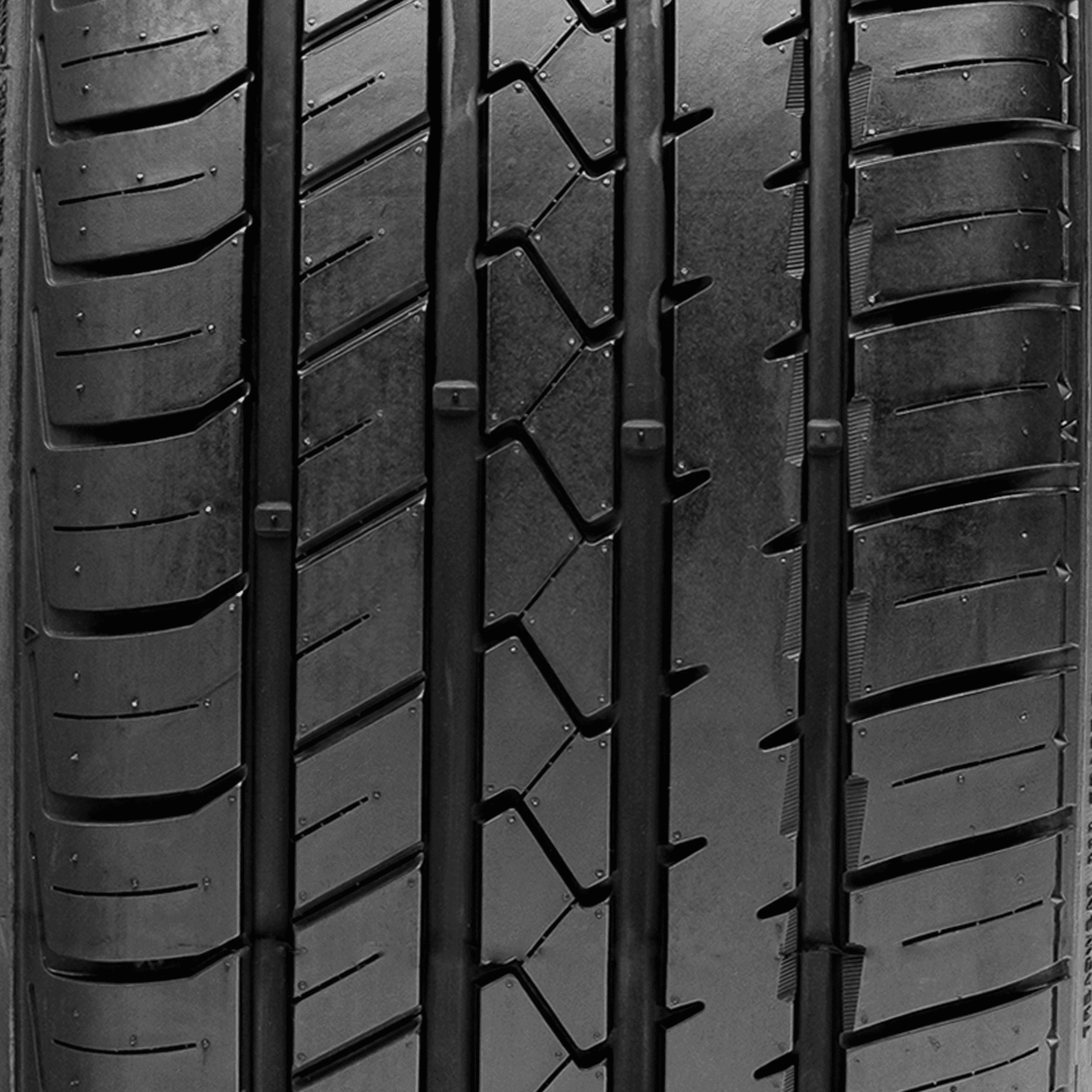 215-30R-20 Lionhart Lh-Five 82W Xl *40K + 1 Yr Limited Warranty 320Aa A/S**