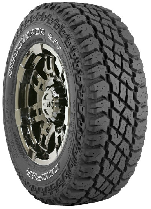 Cooper Discoverer S/T Maxx Tire